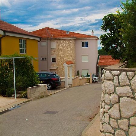 קריקווניצה Apartments Villa San Antonio מראה חיצוני תמונה