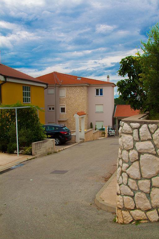 קריקווניצה Apartments Villa San Antonio מראה חיצוני תמונה